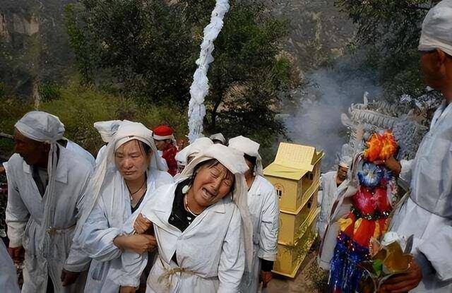 “死不起”成為現實！高價墓地市場冷清，逝者也被“消費降級”？:墓地