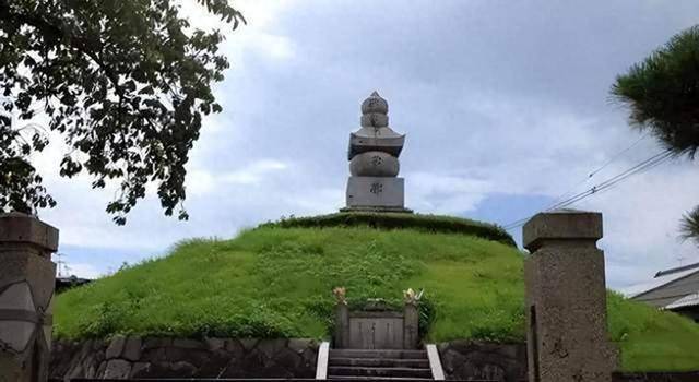 “死不起”成為現(xiàn)實(shí)！高價(jià)墓地市場(chǎng)冷清<strong></p>
<p>墓地</strong>，逝者也被“消費(fèi)降級(jí)”？:墓地