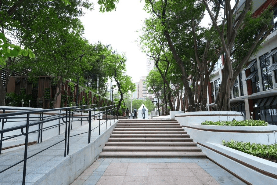 廣東省人民體育場(chǎng)-烈士陵園歷史軸線貫通:陵園